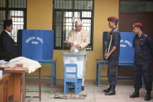 नेपाल के निकाय चुनाव में युवाओ समेत बुजुर्गों ने लिया हिस्सा, जमकर बरसाए वोट-