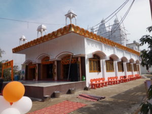 नौतनवा:गाजें बाजे के साथ निकली श्याम मंदिर प्राण प्रतिष्ठ़ा की भव्य शोभा व कलश यात्रा