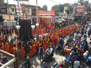 नौतनवा:गाजें बाजे के साथ निकली श्याम मंदिर प्राण प्रतिष्ठ़ा की भव्य शोभा व कलश यात्रा