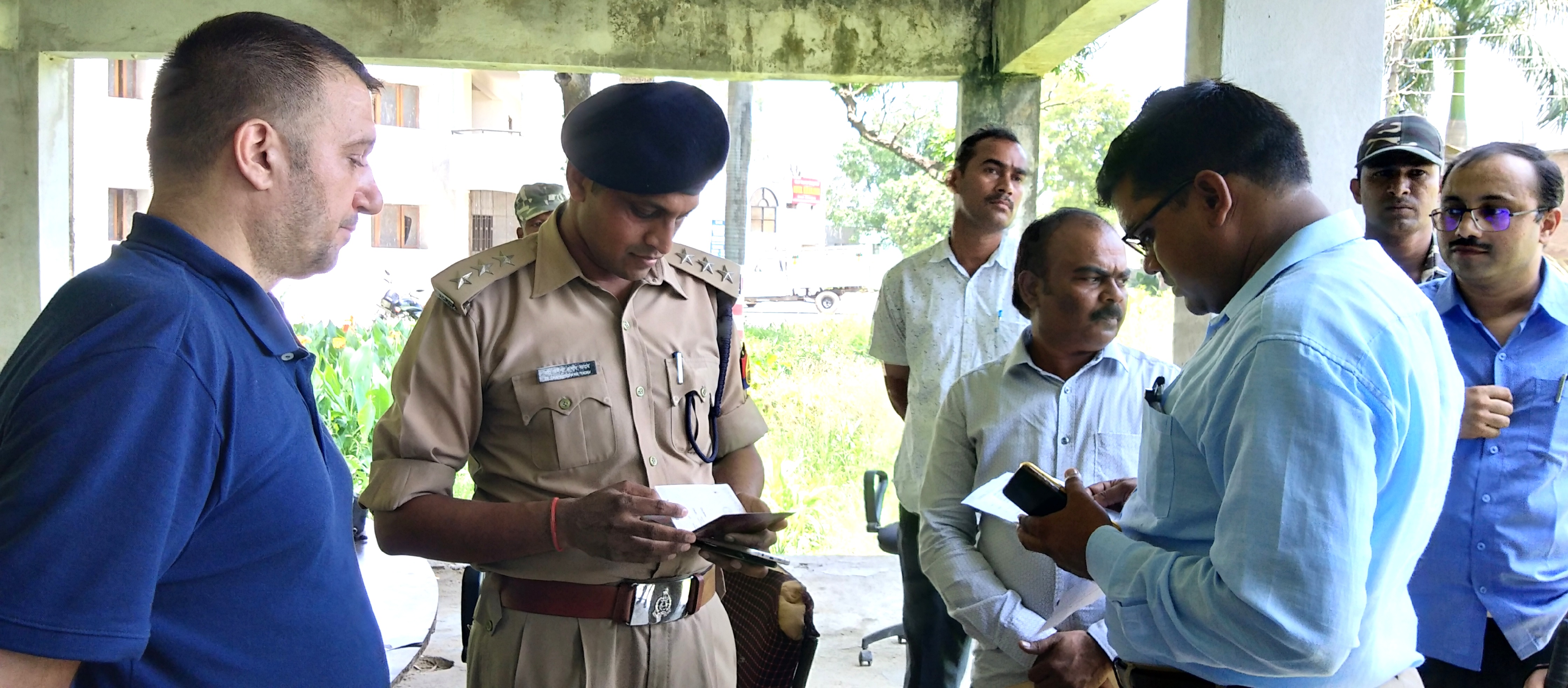 सोनौली बॉर्डर पर कलकत्ता से फरार एटीएम हैकर रोमानिया नागरिक गिरफ्तार