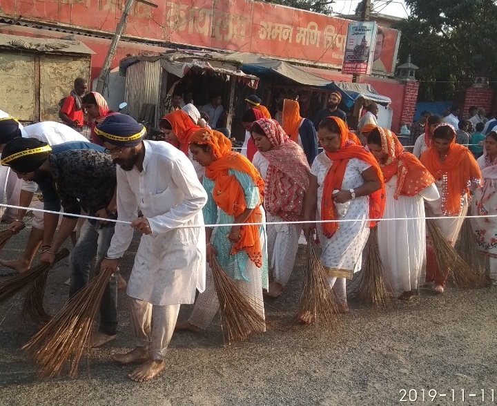 गुरु नानक देव जी के शबद कीर्तन से गूंजा नौतनवा नगर